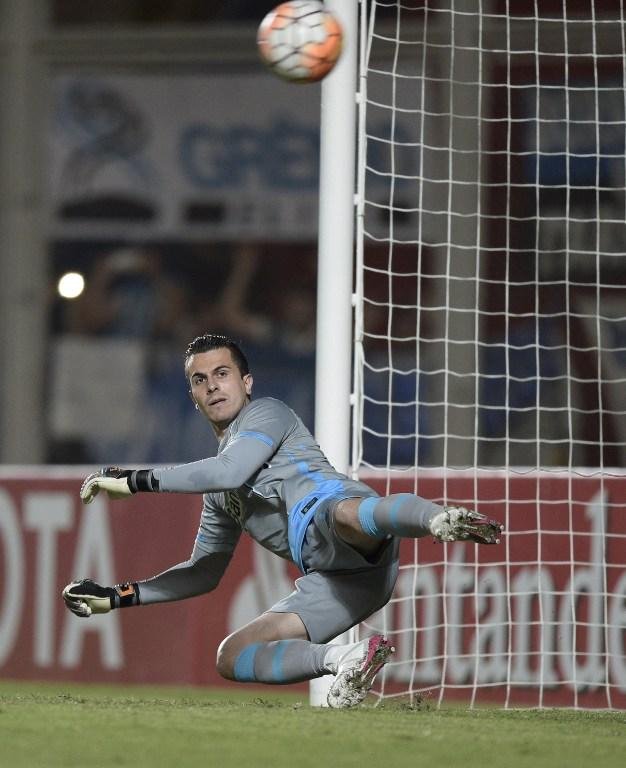 Goleiro tricolor elogiou brio do Gr&ecirc;mio para buscar empate no fim da partida