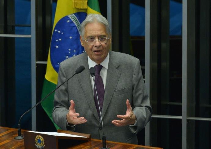 Ex-presidente diz que pol&iacute;tica pode atrapalhar Congresso
