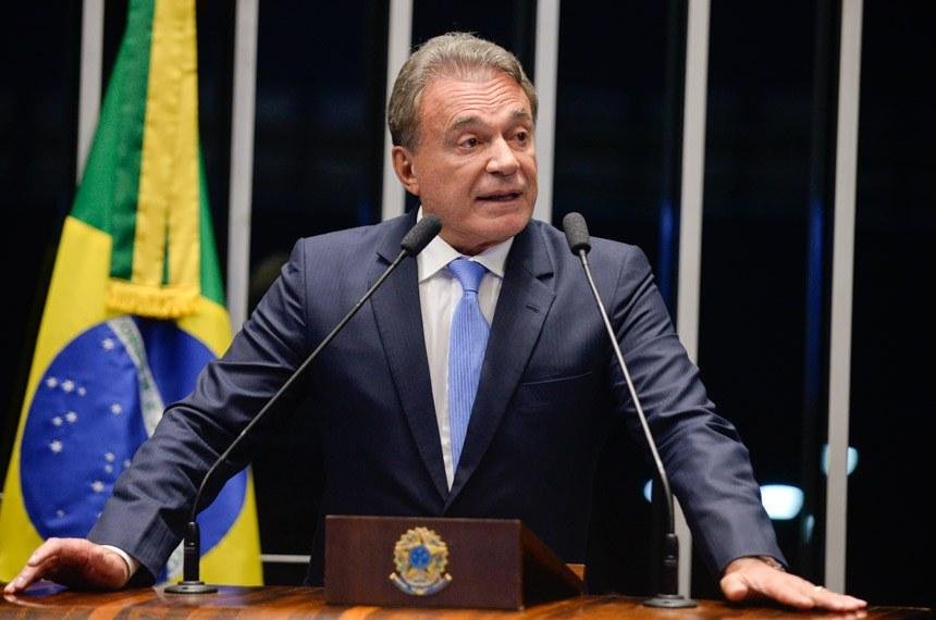 senador alega que Lula se vale de um expediente maroto para obter foro privilegiado