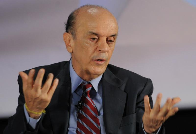 Documento proposto por Jos&eacute; Serra retira obrigatoriedade da Petrobras ser operadora na explora&ccedil;&atilde;o de petr&oacute;leo