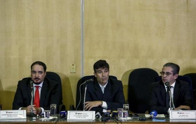 Promotores denunciaram Lula por oculta&ccedil;&atilde;o de patrim&ocirc;nio e falsidade ideol&oacute;gica