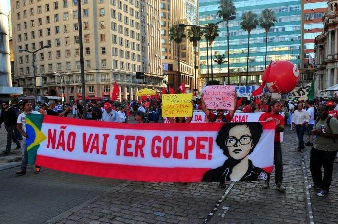 Movimentos sociais planejam atos contra impeachment na sexta-feira