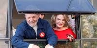 Esposa do ex-presidente Lula conversava pelo telefone com o filho sobre os panelaços 