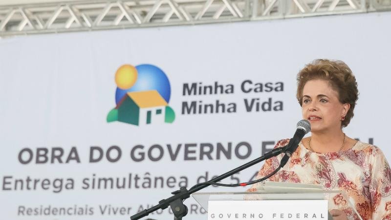Dilma critica intercepta&ccedil;&atilde;o telef&ocirc;nica e fala em "politiza&ccedil;&atilde;o da investiga&ccedil;&atilde;o"