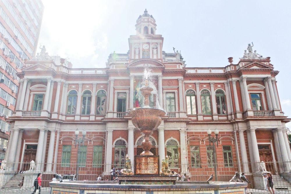 Prefeitura de Porto Alegre emite decreto para cortar gastos 