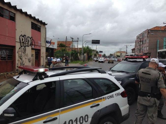 Tiroteio assustou quem passava pela zona Norte de Porto Alegre