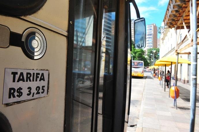 Enquanto aumento para R$ 3,75 segue suspenso, empres&aacute;rios v&ecirc;m garantindo subs&iacute;dios da Prefeitura