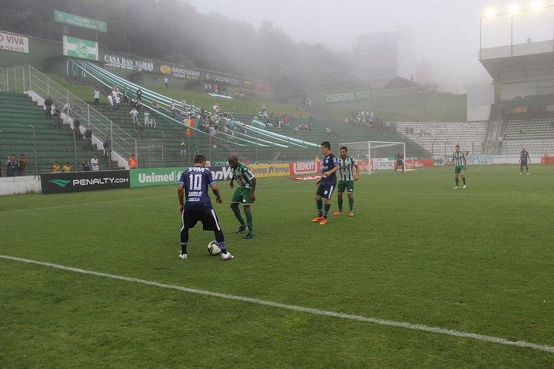 Juventude e Aimor&eacute; empataram por 3 a 3 sob forte neblina em Caxias
