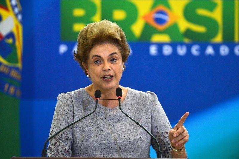 "Queremos muito que o PMDB permane&ccedil;a no governo", diz Dilma