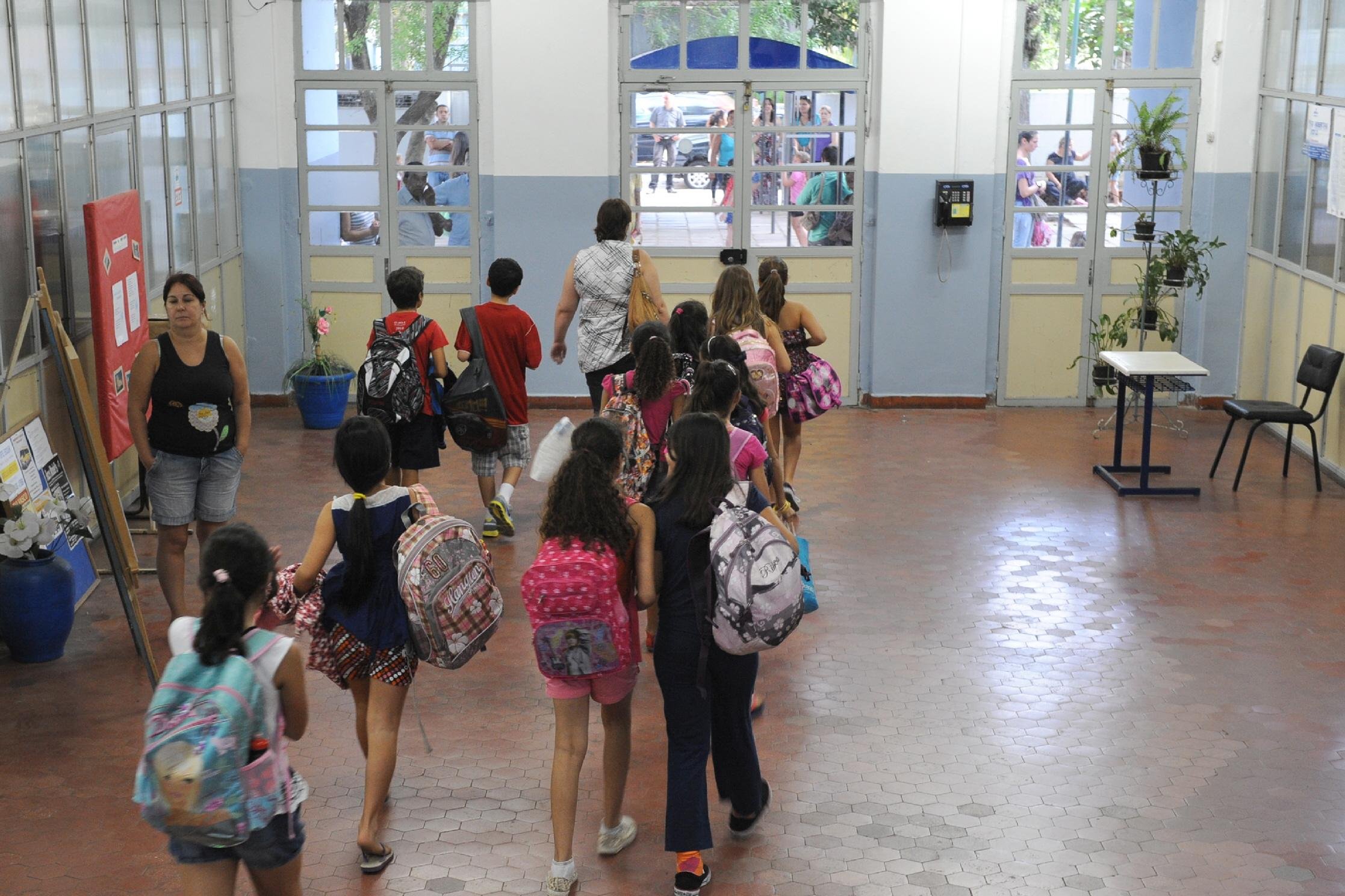 O pacto trabalha tamb&eacute;m para uma melhor forma&ccedil;&atilde;o dos professores