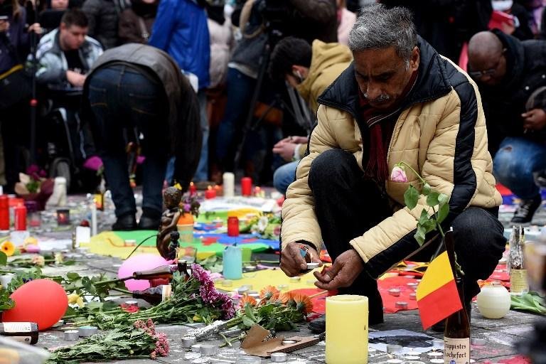 Fam&iacute;lias buscam desaparecidos em atentados de Bruxelas