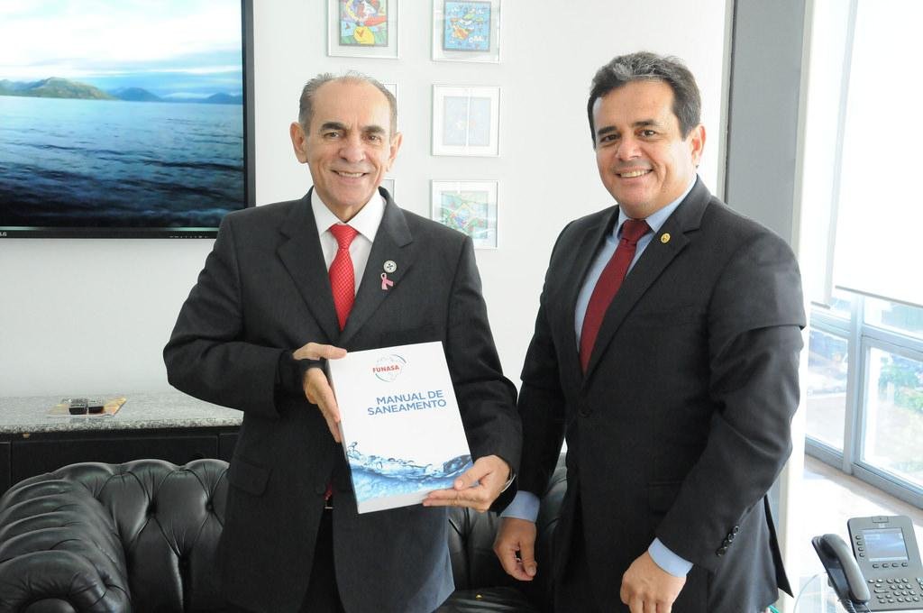 Ant&ocirc;nio Henrique Carvalho Pires (d) foi exonerado do cargo nesta quinta-feira 