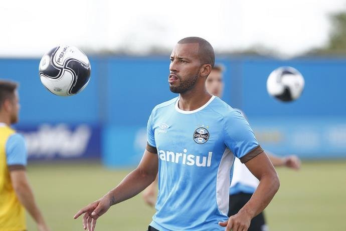 Kadu fica emprestado para Ponte Preta at&eacute; o final do ano