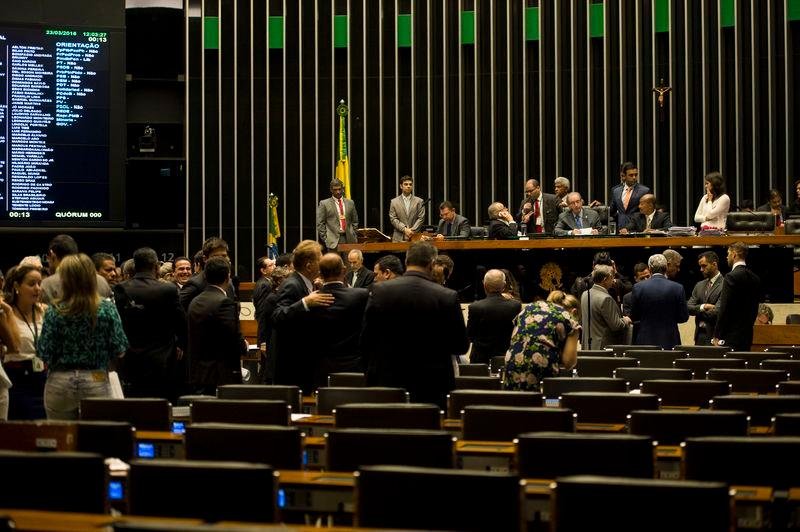 Mesmo com semana curta, C&acirc;mara vota diversas mat&eacute;rias