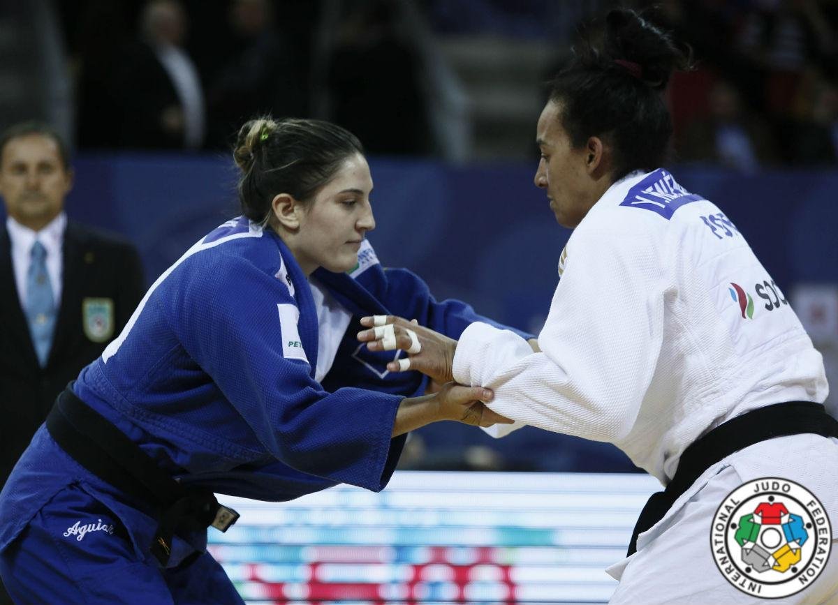 Ga&uacute;cha Mayra Aguiar conquistou segunda medalha no ano ol&iacute;mpico