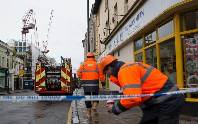 Tempestade provoca suspens&atilde;o de mais de 150 voos em Londres