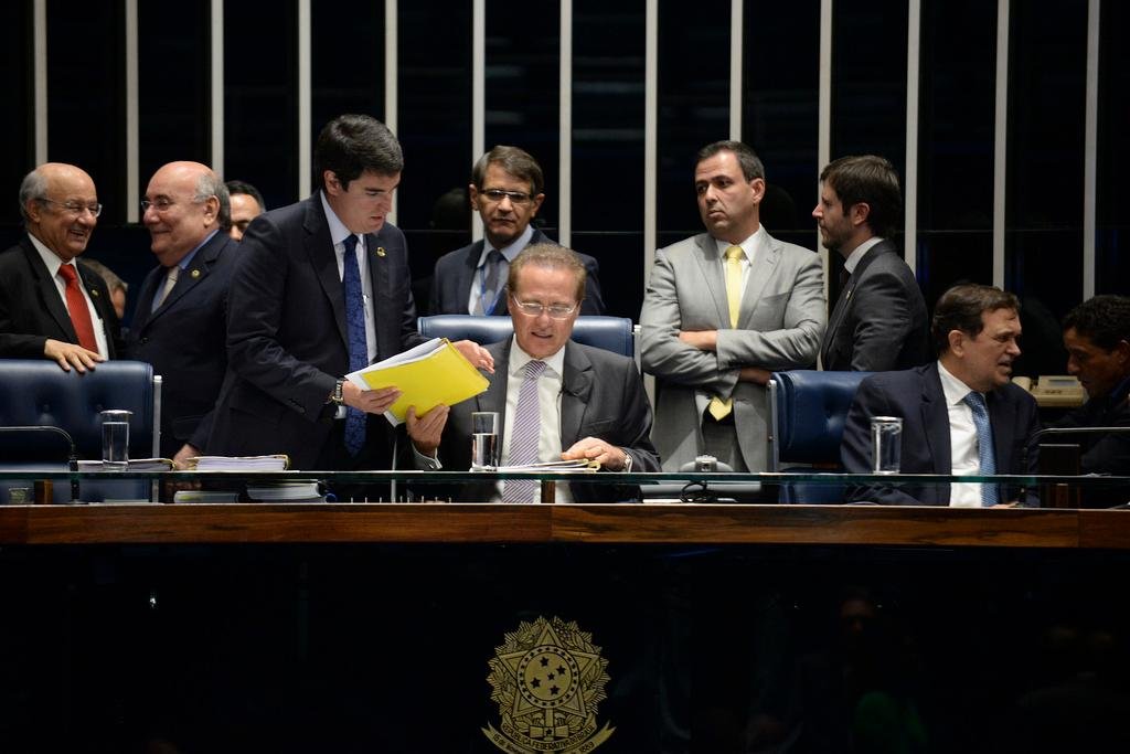 Renan revela que vai pedir apoio ao STF caso impeachment chegue ao Senado