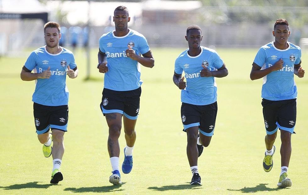 Gr&ecirc;mio enfrenta Passo Fundo para confirmar primeiro lugar da fase