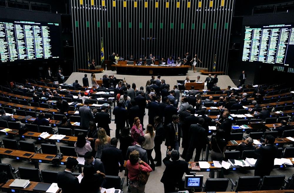 C&acirc;mara aprova aumento de pena para feminic&iacute;dio 