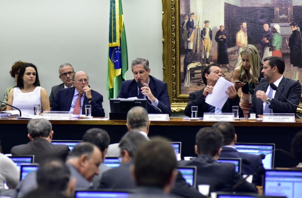 Segundo advogada, den&uacute;ncia est&aacute; bem caracterizada quanto ao suposto crime de responsabilidade cometido por Dilma