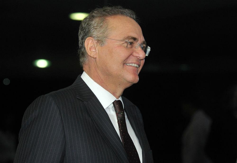  	Renan Calheiros criticou a forma como o PMDB desembarcou do governo