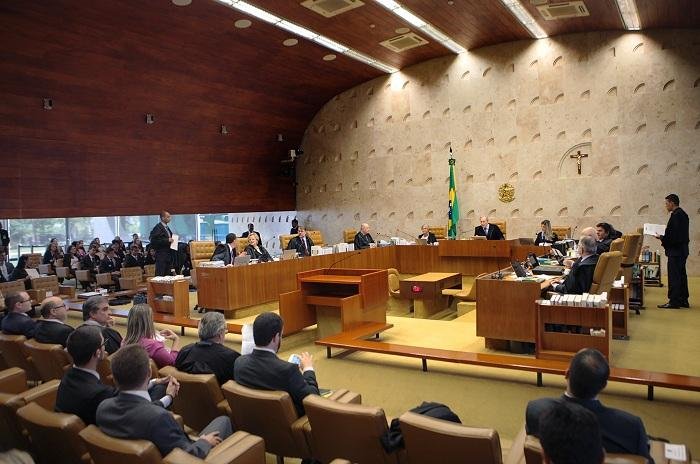 Edson Fachin, Lu&iacute;s Roberto Barroso, Rosa Weber, Luiz Fux, Dias Toffoli e C&aacute;rmen L&uacute;cia seguiram o relator