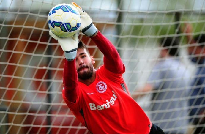 Alisson destacou entrega para buscar o resultado adverso