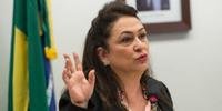 Presidente eliminou 220 cargos no ministério comandado pela dissidente peemedebista e sua aliada, Kátia Abreu