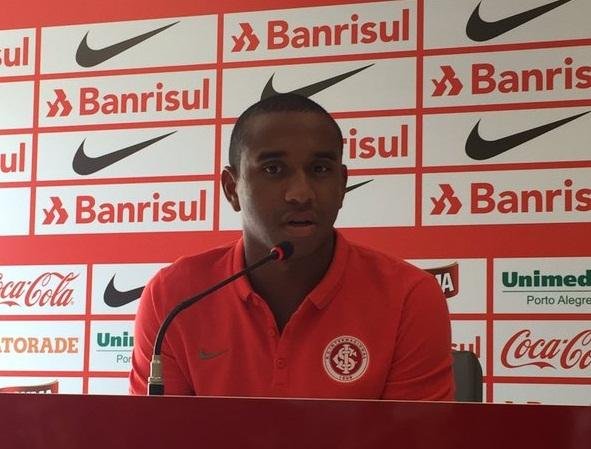Meia foi um dos autores dos gols na vit&oacute;ria contra o Brasil de Pelotas pelo Gauch&atilde;o