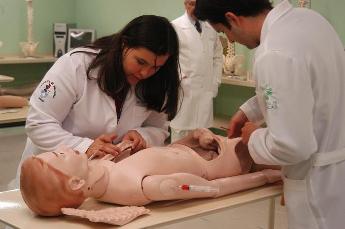 Cerca de 20 mil estudantes que ingressaram nos cursos de Medicina em 2015 j&aacute; devem ser submetidos ao exame