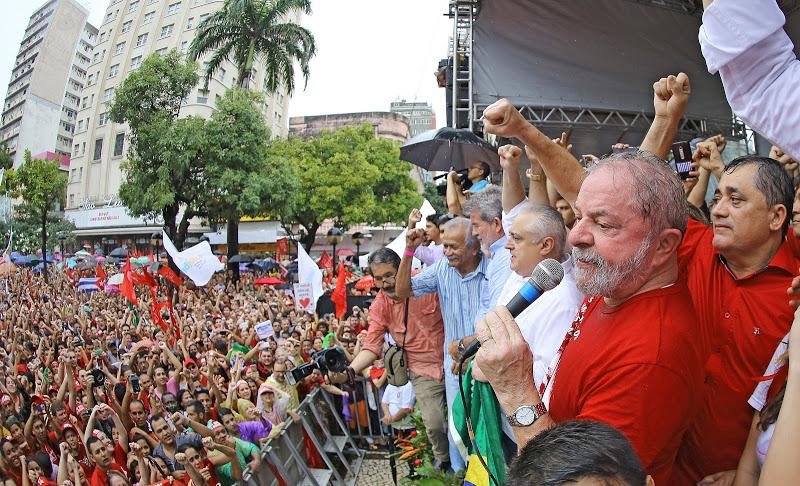 Ex-presidente participou de ato em apoio ao governo em Fortaleza