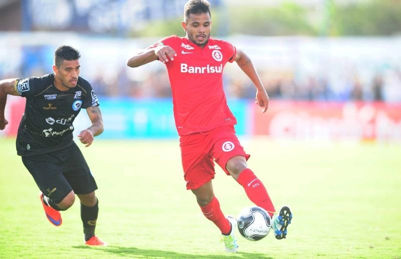 Fernando Bob teve boa atua&ccedil;&atilde;o diante do Gl&oacute;ria 
