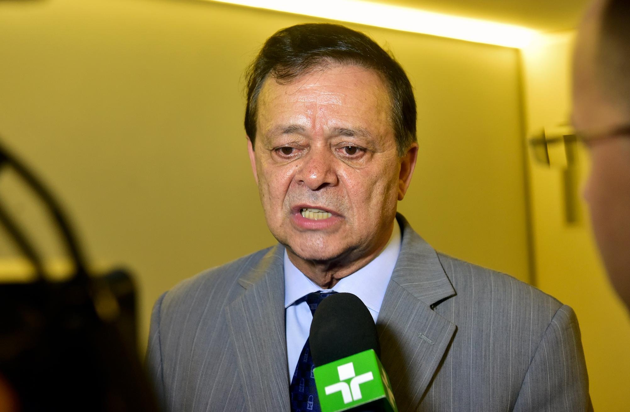 Jovair Arantes leu 200 p&aacute;ginas da defesa da presidente e que produz o &acute;contradito&acute;
