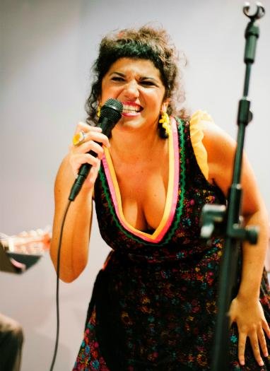 A cantora portuguesa Joana Reais vem direto de Lisboa para ministrar o workshop