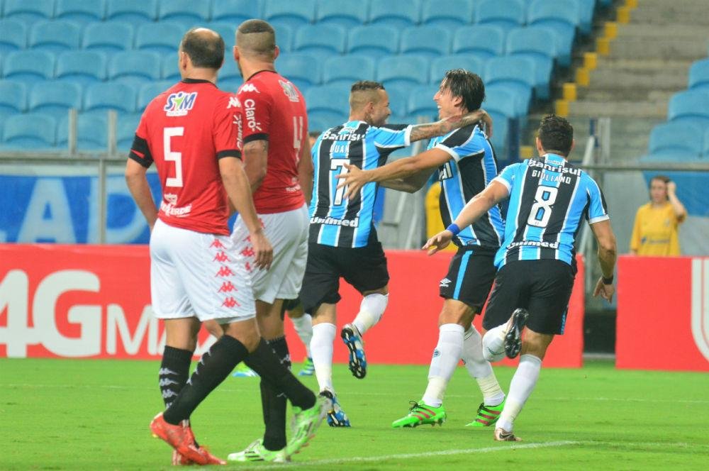 Gr&ecirc;mio bateu o Brasil por 4 a 1 na Arena