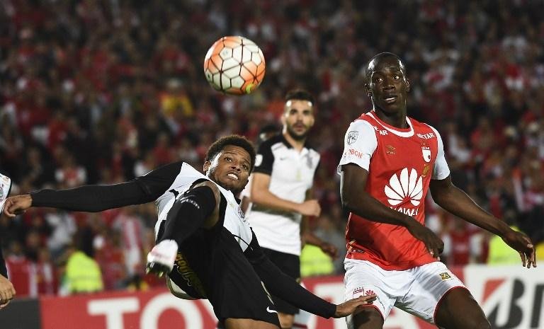 Com dez pontos, o time alvinegro mant&eacute;m a primeira posi&ccedil;&atilde;o do Grupo 8