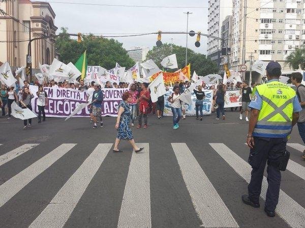 De acordo com a BM, 300 manifestantes percorrem ruas centrais