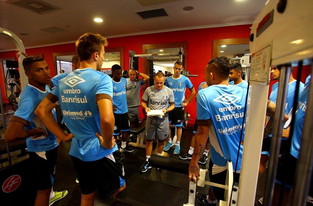 Mudan&ccedil;a de data no calend&aacute;rio do Gr&ecirc;mio depende de elimina&ccedil;&atilde;o do Inter