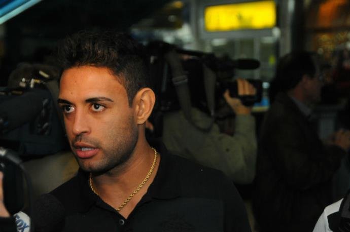 Zagueiro Werley foi chamado para viajar a Quito