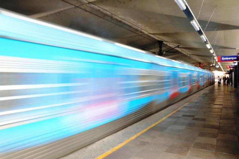 Trensurb tem funcionamento alterado na noite desta sexta-feira