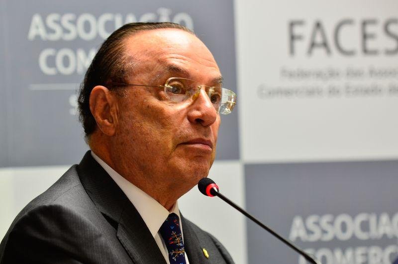 Maluf migrou nos &uacute;ltimos dias de uma posi&ccedil;&atilde;o contra o impeachment para, primeiro, uma posi&ccedil;&atilde;o indefinida e, depois, para uma favor&aacute;vel
