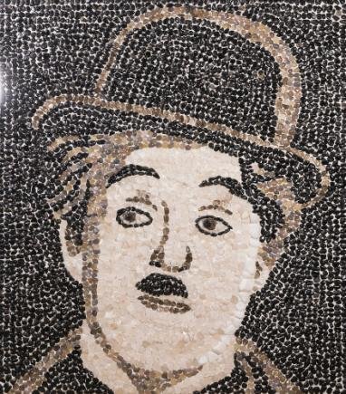 Chaplin est&aacute; entre as dez personalidades escolhidas pelo artista
