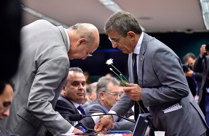 Jer&ocirc;nimo Goergen (PP) e Luiz Carlos Busato (PTB) e Osmar Terra(PMDB) se posicionaram a favor do impeachment 