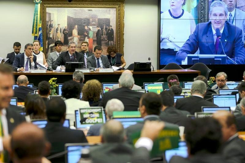 Parlamentares buscam definir estrat&eacute;gias para vota&ccedil;&atilde;o no plen&aacute;rio e captar votos