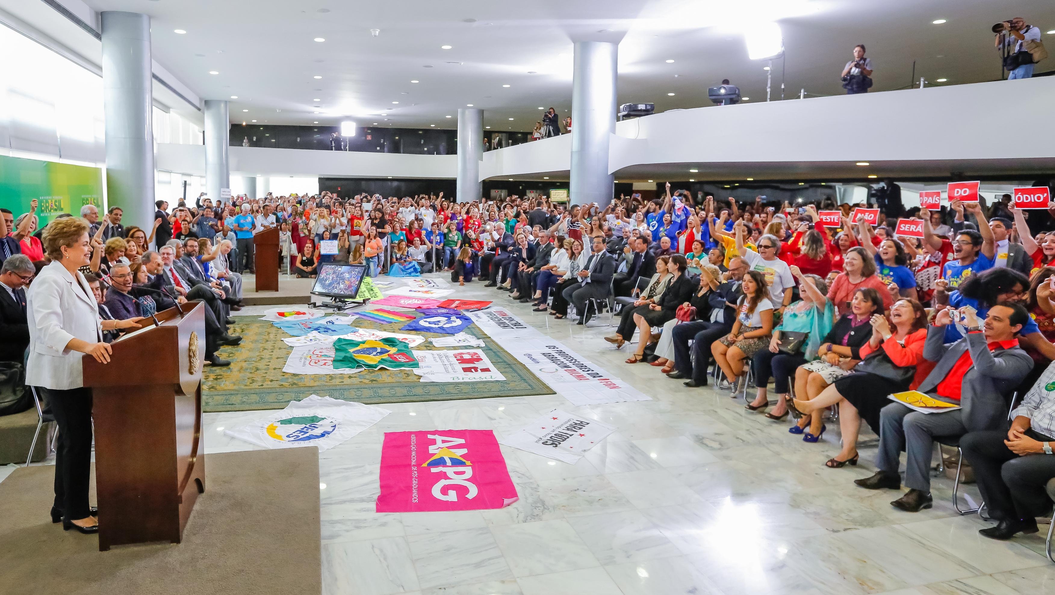 Presidente Dilma Rousseff durante encontro da Educa&ccedil;&atilde;o pela Democracia