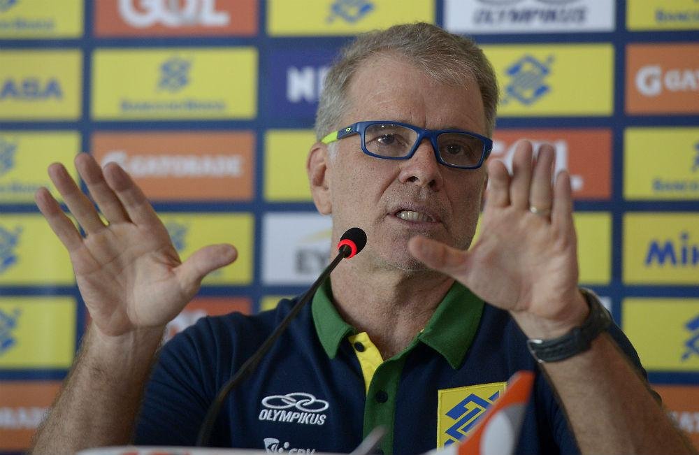 T&eacute;cnico Bernardinho anunciou os 18 convocados em coletiva no Rio de Janeiro