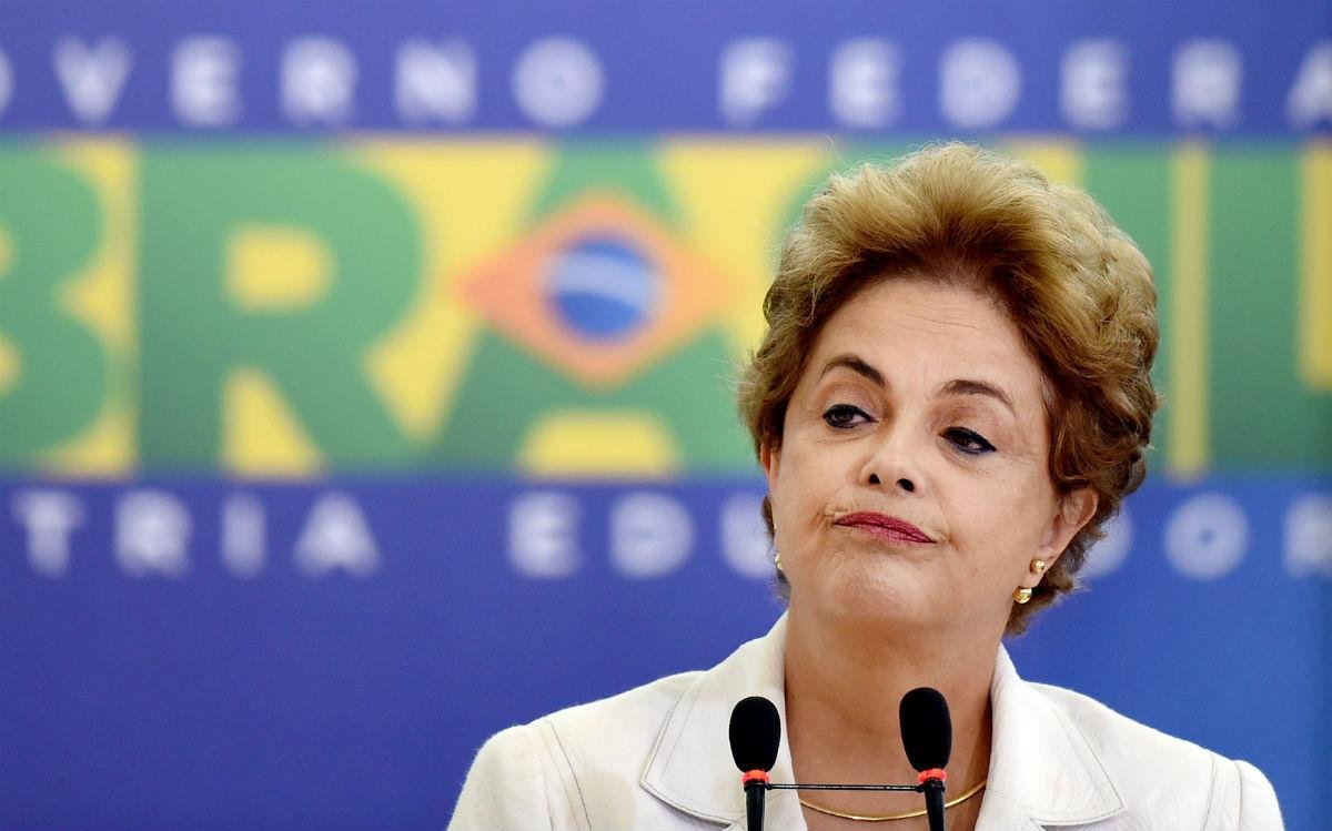 Dilma foi aconselhada a partir para o ataque 