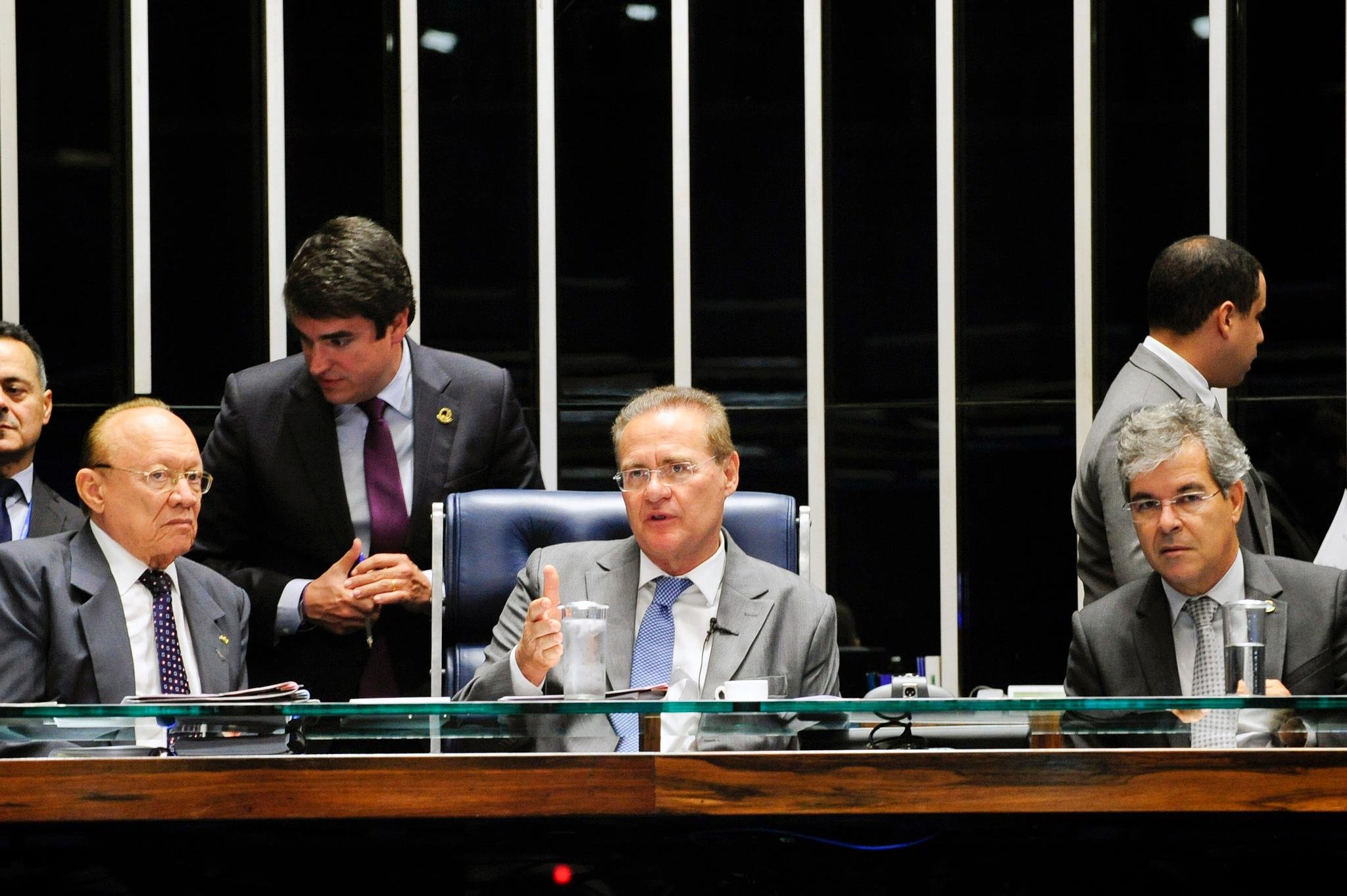 Renan evita falar sobre prazos do impeachment caso processo chegue ao Senado