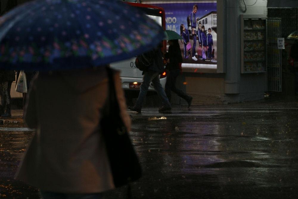 A m&aacute;xima na Capital ser&aacute; de 28&deg;C, em um dia chuvoso