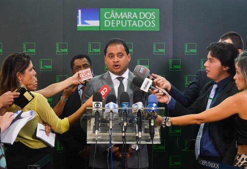 L&iacute;der do partido anunciou apoio integral &agrave; presidente Dilma	